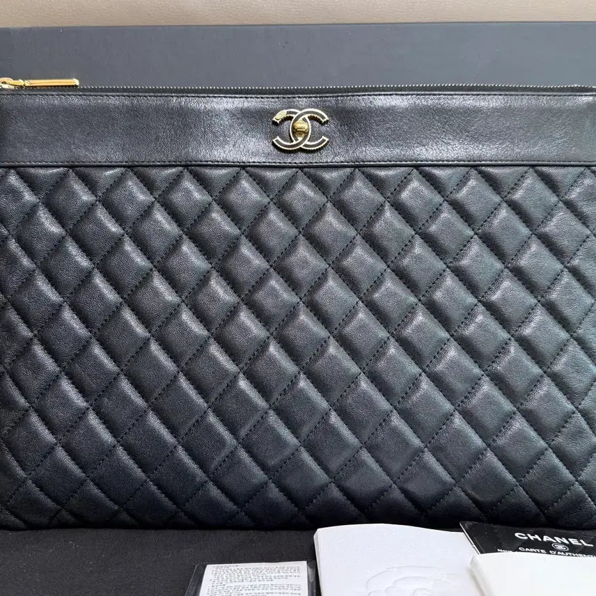 [BUNJANG] Chanel Mademoiselle Lambskin Quilted Clutch Large Black / 샤넬 마드모아젤 램스킨 퀼팅 클러치 라지 블랙
