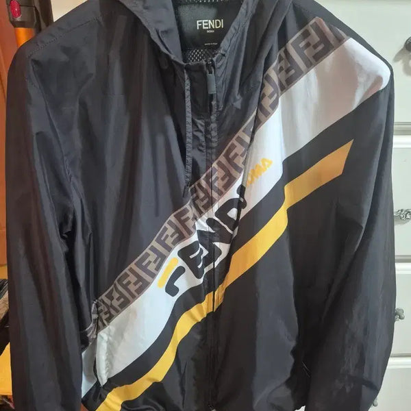 [BUNJANG] Fendi Windbreaker Jacket Size 48 / 펜디 윈드브레이커 바람막이 48사이즈 팝니다