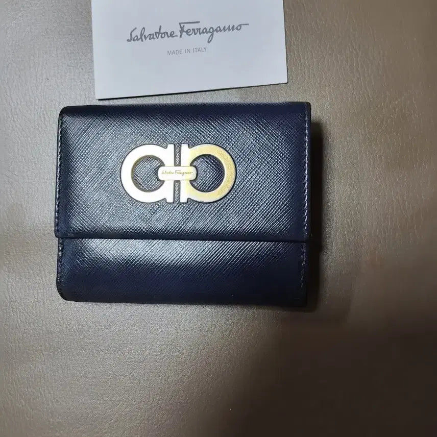 [BUNJANG] Salvatore Ferragamo Navy Bi-fold Wallet Card Holder / 페라가모 반지갑 네이비 카드지갑