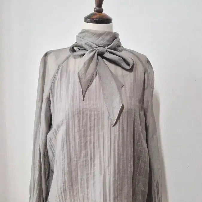 [BUNJANG] Roem Ribbon Tie See-through Blouse / 로엠 리본 타이 시스루 블라우스 새상품