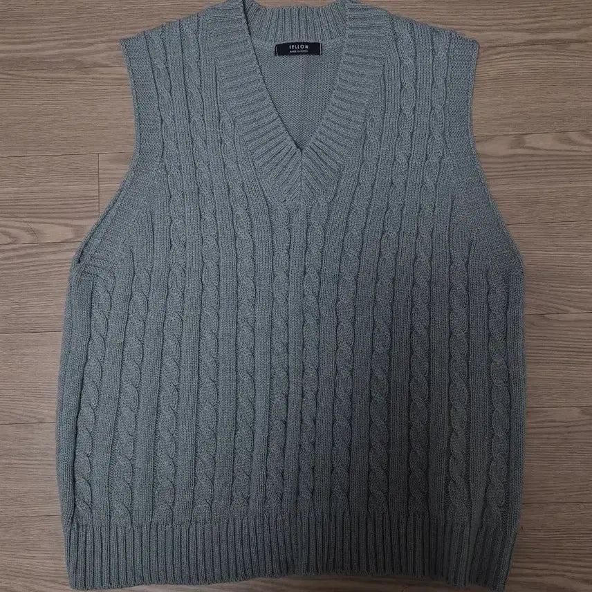 [BUNJANG] V-Neck Cable Knit Vest / 브이넥 케이블 니트 조끼