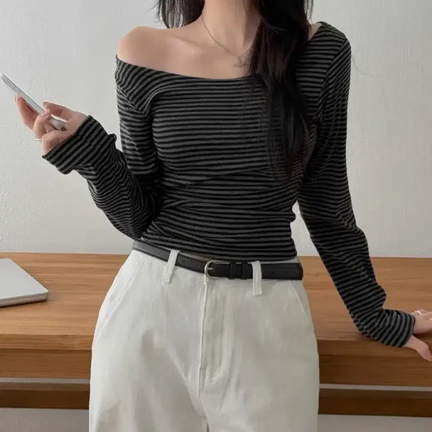 [BUNJANG] Abley Zigzag Stripe One-Shoulder U-Neck Long-Sleeve Top / 스트라이프 원숄더 모어핏 유넥 긴팔 슬리브 데일리 애이블리 지그재그 교신