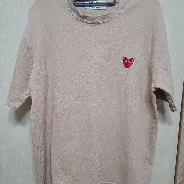 [BUNJANG] Comme des Garçons PLAY Beige Short-Sleeve T-Shirt / 꼼데가르송 플레이 베이지 반팔 티셔츠/상태는최상입니다