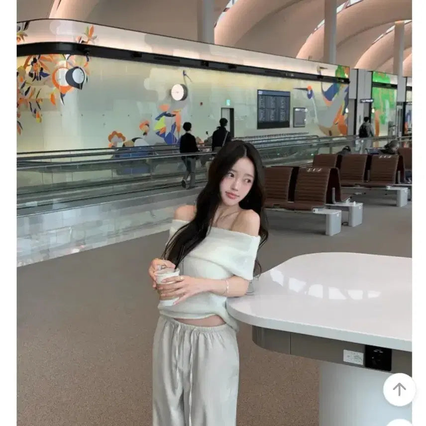 [BUNJANG] Avely Mohair Off-Shoulder Top / (새상품) 에이블리 오프숄더 상의 (고급 섬유 모헤어)