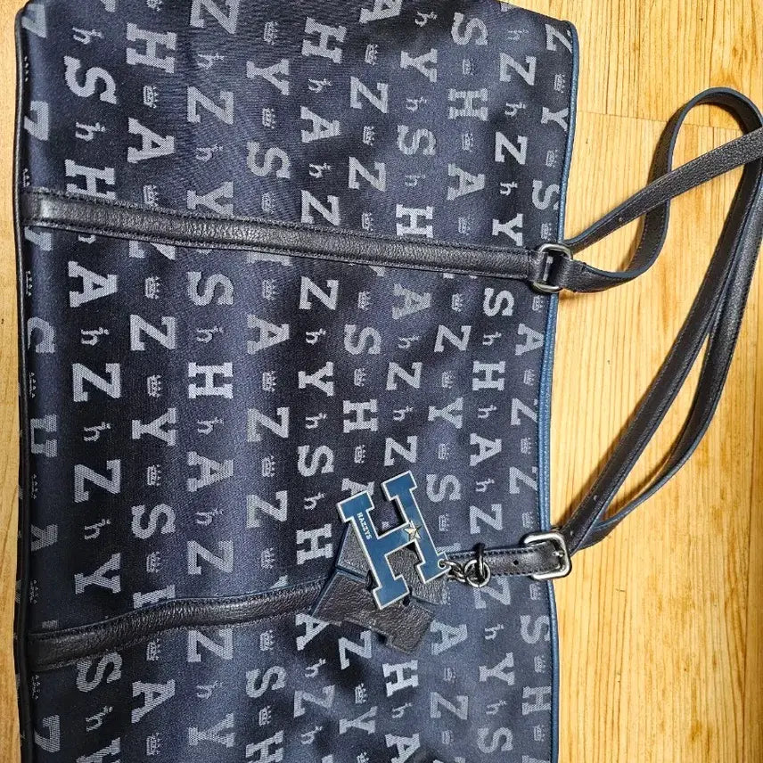 [BUNJANG] Hazzys Logo Pattern Tote Bag / 헤지스 HAZZYS 로고 패턴 토트백