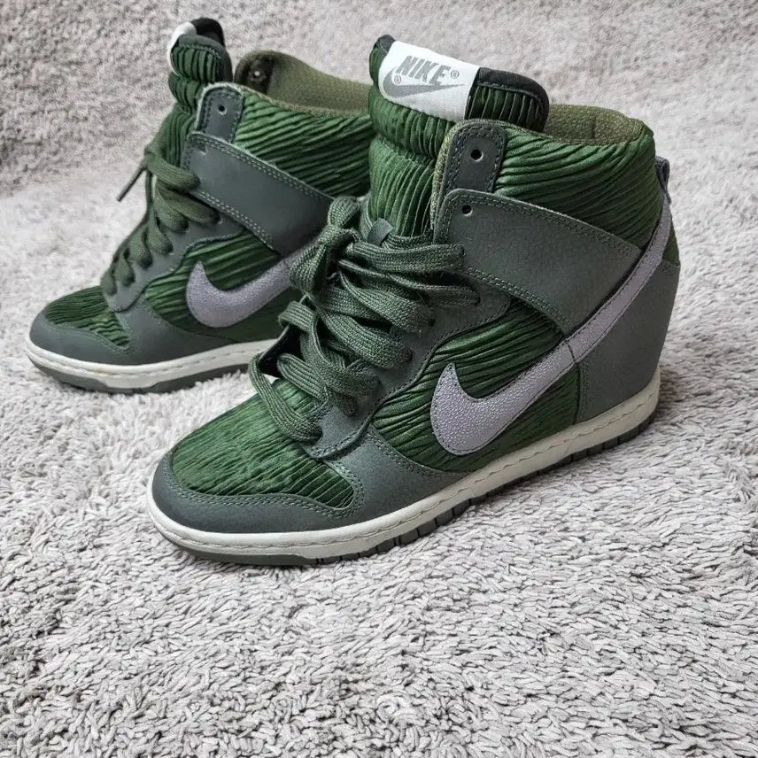 [BUNJANG] Nike Women's Dunk Sky High Wedge Sneakers Carbon Green Silver / 나이키 우먼스 덩크스카이 하이카본그린실버 웨지 스니커즈 240