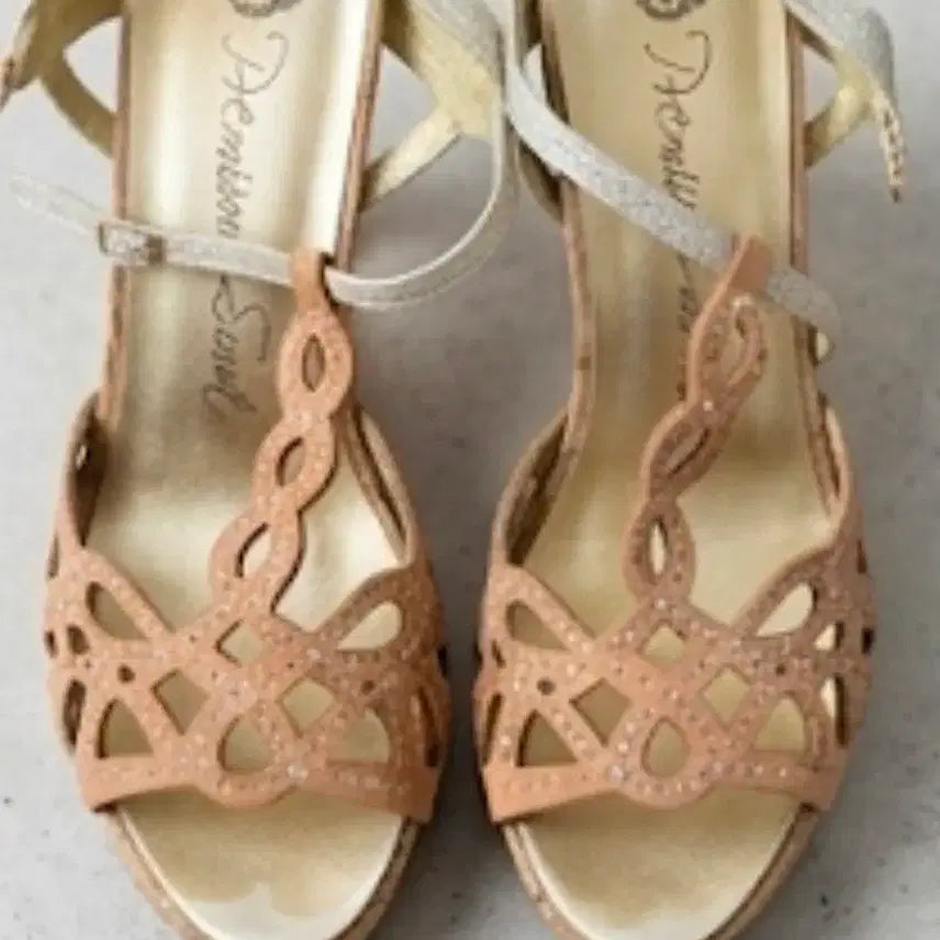 [BUNJANG] Premium Soul Cubic Embellished Gold Sandals (Size 245) / 프리미엄 소다 샌들 245 골드 큐빅 장식