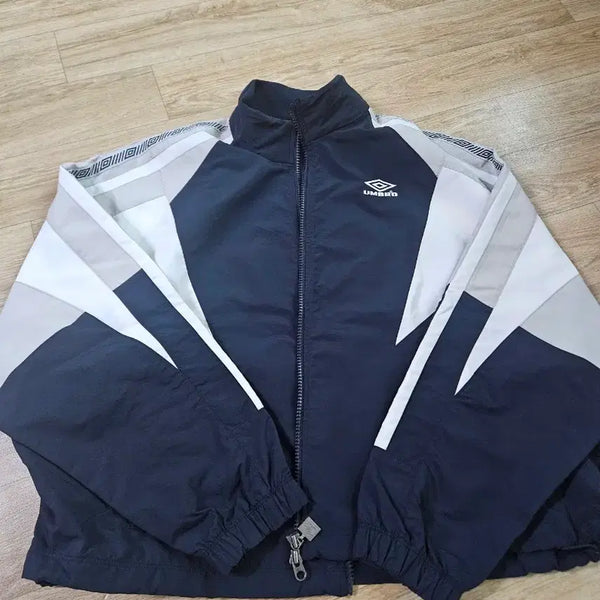 [BUNJANG] Umbro Heritage Windbreaker XS / 엄브로 헤리티지 바람막이 xs