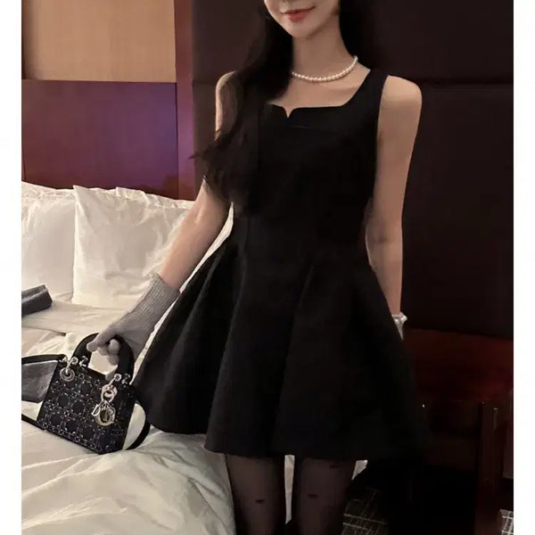 [BUNJANG] Post Monition Swan Jacquard Mini Sleeveless Dress / 포스트모니션_ 백조 자가드 미니원피스