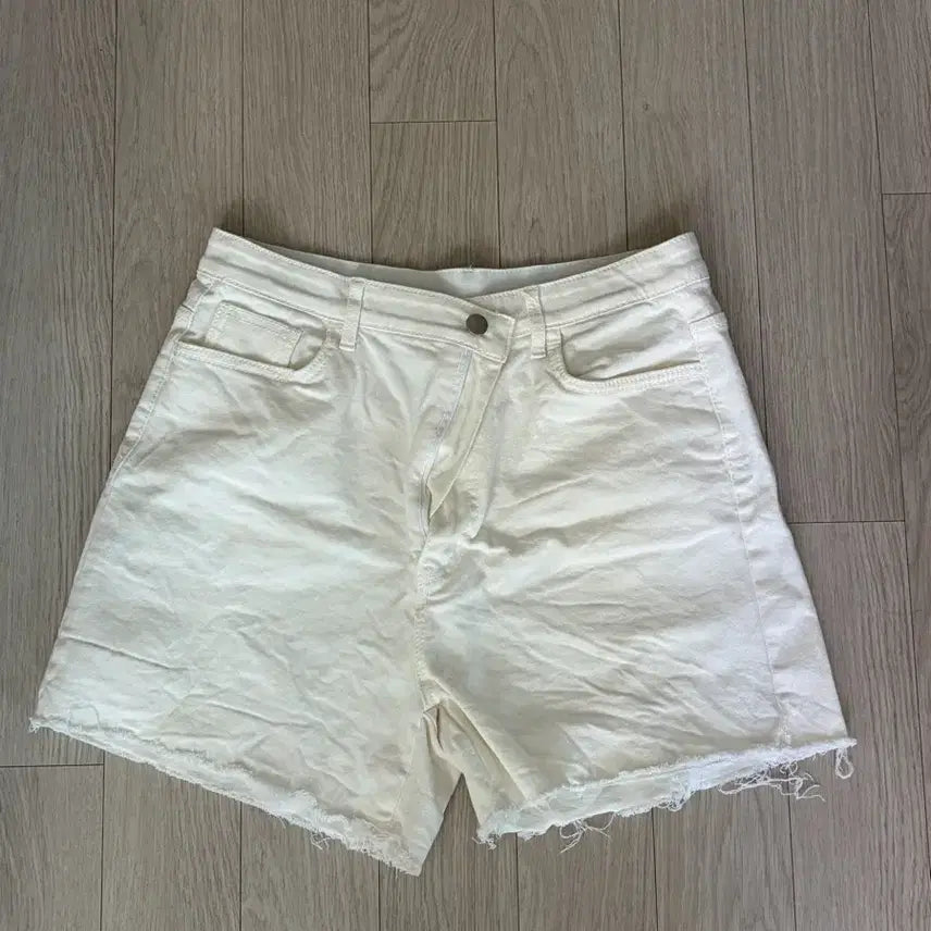 [BUNJANG] Ivory Denim Shorts / 아이보리 데님 반바지