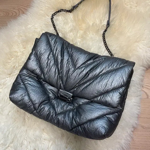 [BUNJANG] ZARA Quilted Metallic Silver Shoulder Bag / Pouch / 자라(ZARA) 패딩 퀼팅 숄더백/ 파우치 겸용