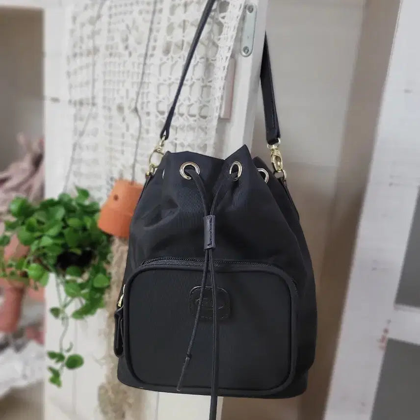 [BUNJANG] BRICS Black Bucket Bag Tote Shoulder Bag / 브릭스 블랙 버킷백 토트백 숄더백