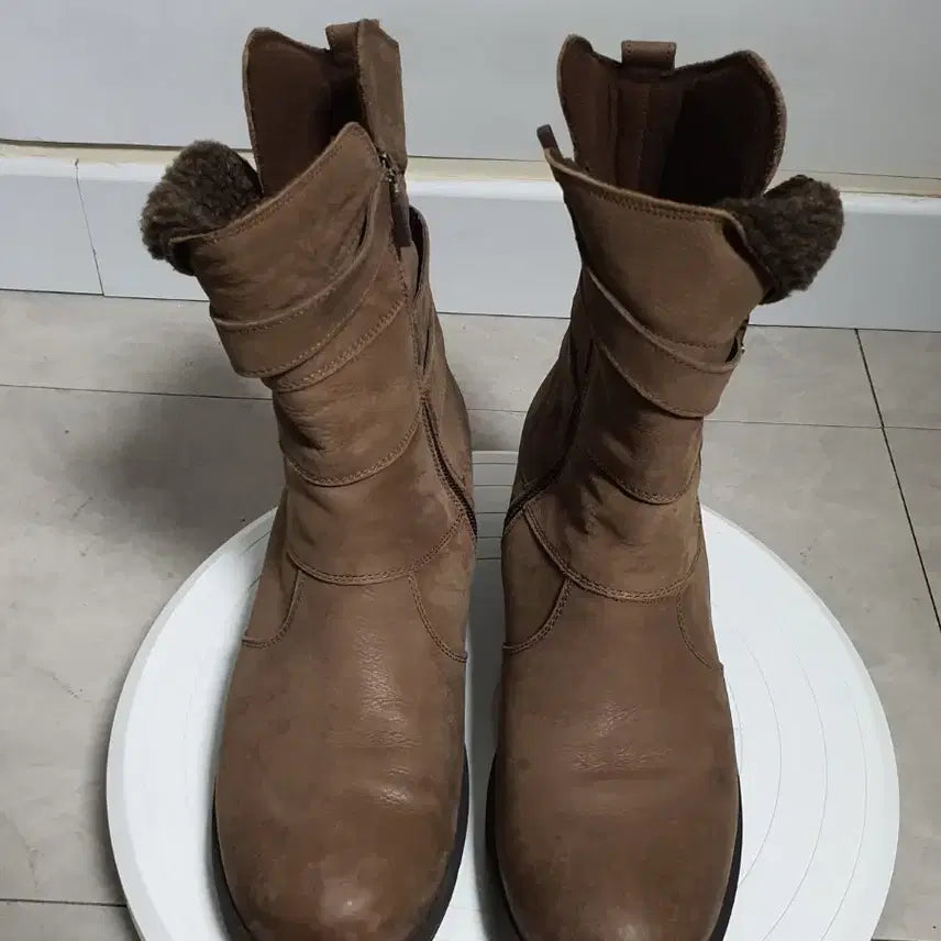 [BUNJANG] Tandy Michelle Leather Comfort Belt Detail Ankle Boots / 탠디 미셸 소가죽 컴포트 벨트 장식 앵클부츠 250mm