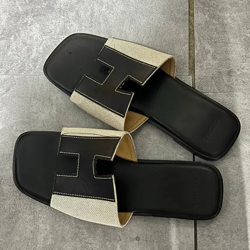 [BUNJANG] Hermès Men's Slippers Size 42 / 에르메스 남성 슬리퍼 42사이즈