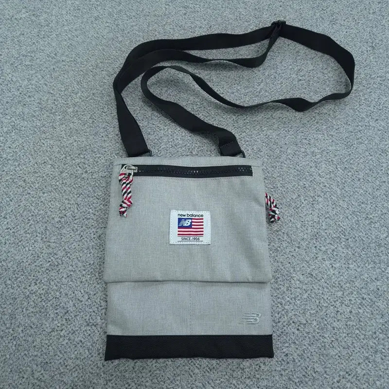 [BUNJANG] New Balance Shoulder Bag 0520C05 / 뉴발란스 숄더백 | 0520C05