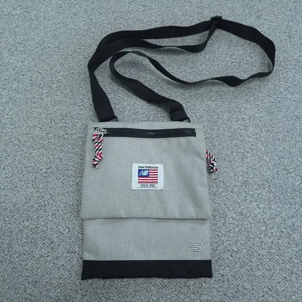 [BUNJANG] New Balance Shoulder Bag 0520C05 / 뉴발란스 숄더백 | 0520C05