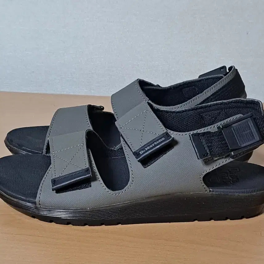 [BUNJANG] Dr. Martens Khaki Velcro Sandals / 닥터마틴 37 235 카키 찍찍이샌들