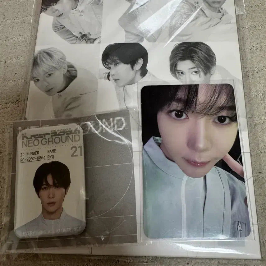 [BUNJANG] NCT WISH NCT Neo City 10th Anniversary Group Photobook, 50,000 KRW Photocard / 엔시티위시 료 엔시티팝업 단체포토북, ID 뱃지