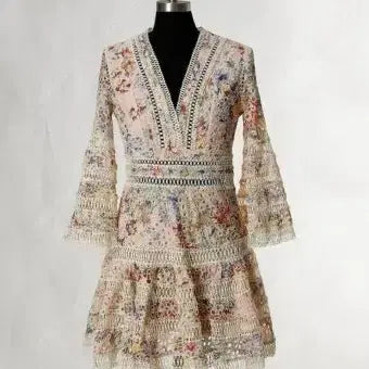 [BUNJANG] Floral Lace Mini Dress / 새제품)플로럴 레이스 미니 원피스