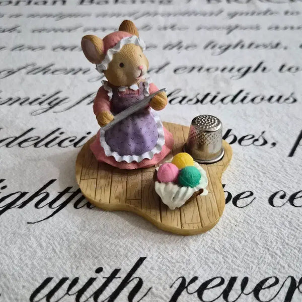 [BUNJANG] Sewing Mouse Figurine with Magnetic Thimble / 바느질 쥐 피규어