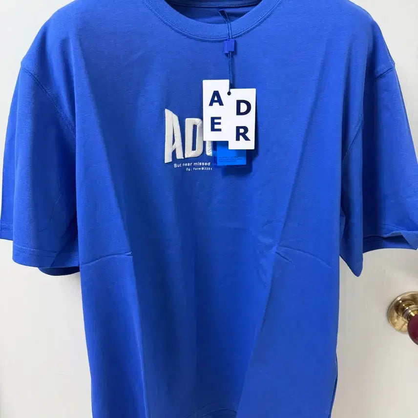 [BUNJANG] Ader Error Blue Embroidered Logo T-Shirt L / 아더에러 블루 중앙자수 반팔 티셔츠 L