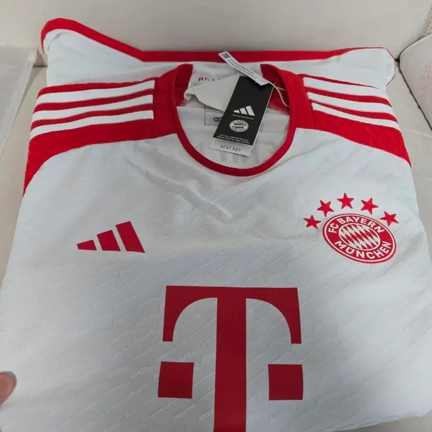 [BUNJANG] Adidas Bayern Munich 23-24 Home Authentic Jersey (No-Name) - International L / 아디다스 23-24 바이에른뮌헨 홈 어센틱 노마킹 해외 L 사이즈 판매