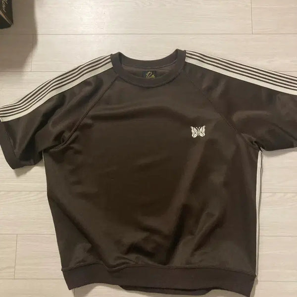 [BUNJANG] Needles B'2nd Crewneck Track Short Sleeve T-Shirt / 니들스 B'2nd 크루넥 트랙 반팔 팝니다