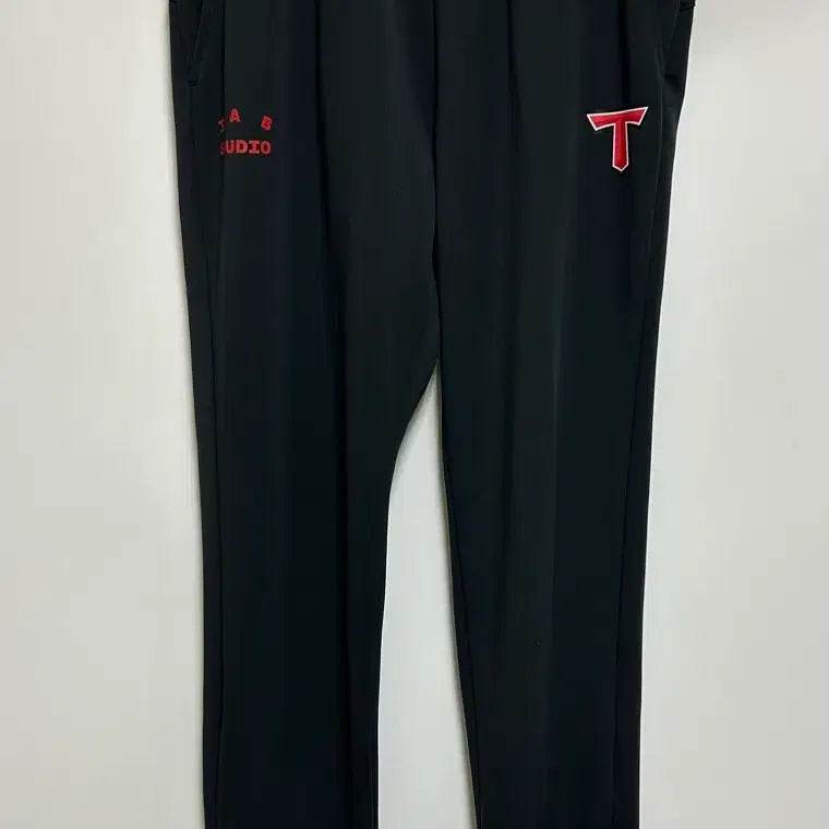 [BUNJANG] KIA Tigers IAB STUDIO Authentic Training Pants - Black (Men's 105 / 36-38in) / [남자-105 (36~38in)]아이앱스튜디오 기아타이거즈 트레이닝 하의