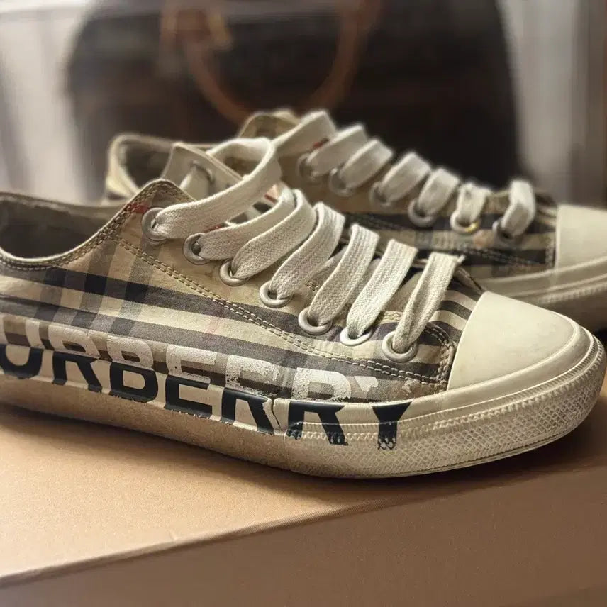 [BUNJANG] Burberry Check Logo Print Women's Sneakers / 버버리 체크 로고 프린트 여성 스니커즈 36.5
