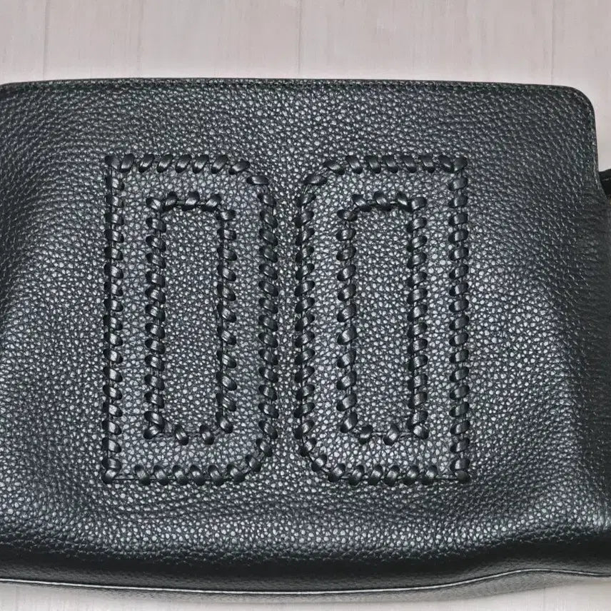[BUNJANG] Daks DD Logo Cowhide Shoulder Bag Crossbody Bag / 닥스 DD로고 소가죽 숄더백 크로스백 판매합니다