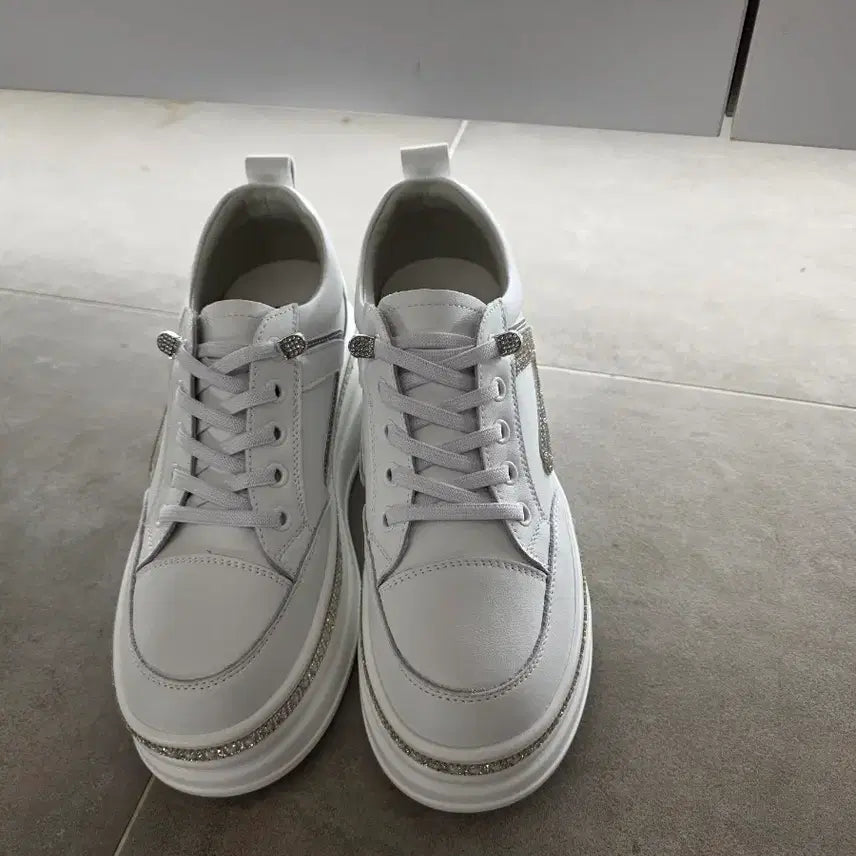 [BUNJANG] Cubic Height-Increasing Sneakers / 새상품 큐빅 키높이 스니커즈