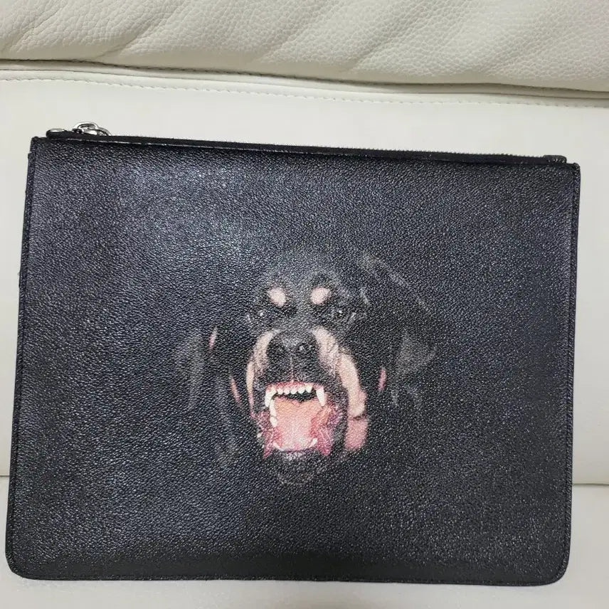 [BUNJANG] Givenchy Rottweiler Clutch / 지방시 로트와일러 클러치 정품