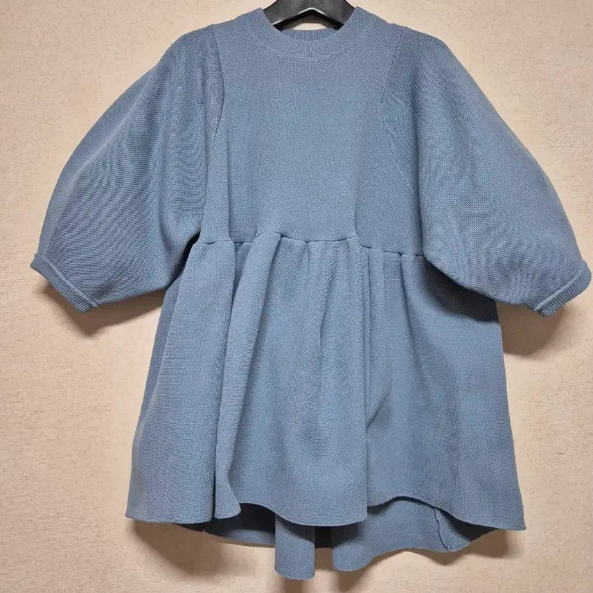 [BUNJANG] Unique Asymmetric Hem Knit Blouse / (새상품) 마르니 느낌나는 유니크하고 아방한 언발 상의