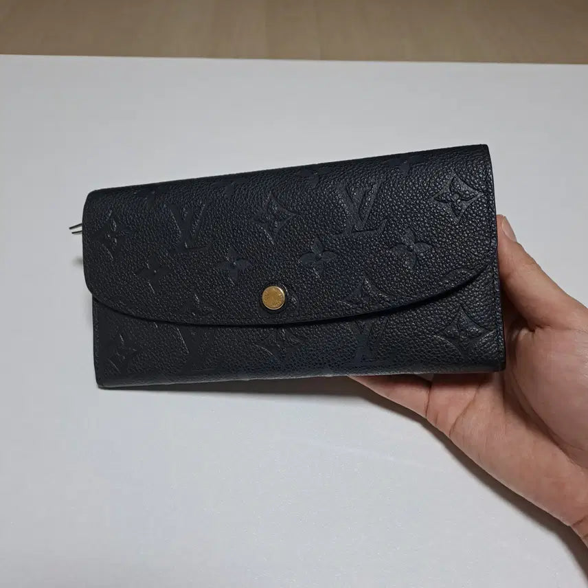 [BUNJANG] Louis Vuitton Monogram Empreinte Emily Long Wallet / [100%/정품] 루이비통 모노그램 앙프렝뜨 에밀리 장지갑