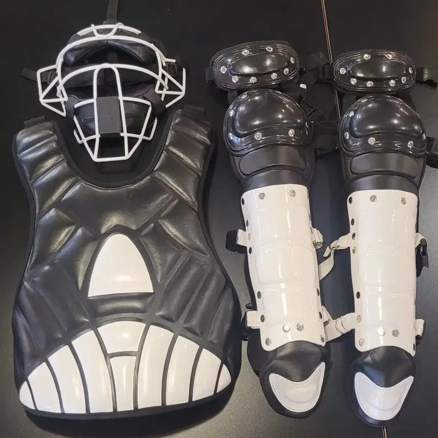 [BUNJANG] Chilji Island Catcher's Mask, Junior Protector, Leg Guard Set / 칠지도 포수마스크, 주니어프로텍터, 렉가드세트 팝니다