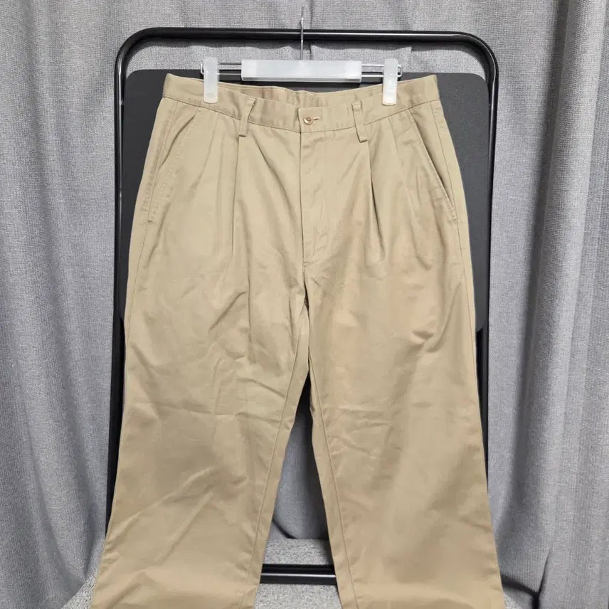 [BUNJANG] Uniqlo Two-Tuck Wide Cotton Pants Beige Size 32 / Uniqlo 투턱 와이드 코튼 팬츠 32