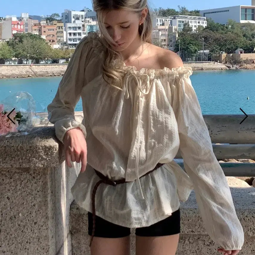 [BUNJANG] Letter From Moon Leaf One Shoulder Frill Blouse Cream / [새상품] 레터프롬문 리프 원숄더 프릴 블라우스 크림