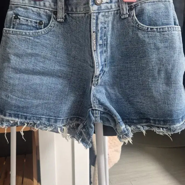 [BUNJANG] Light Wash Denim Cut-off Shorts / 연청 데님 반바지 핫팬츠