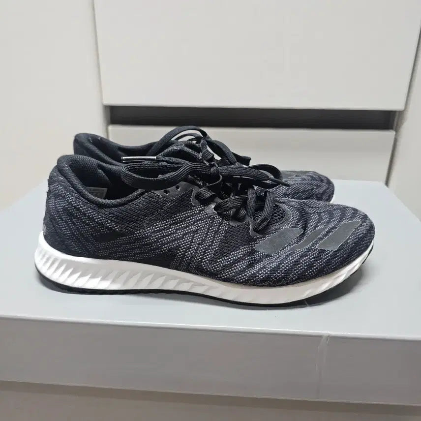 [BUNJANG] Adidas Aerobounce Shoes / 240아디다스 에어로 바운스 -1000