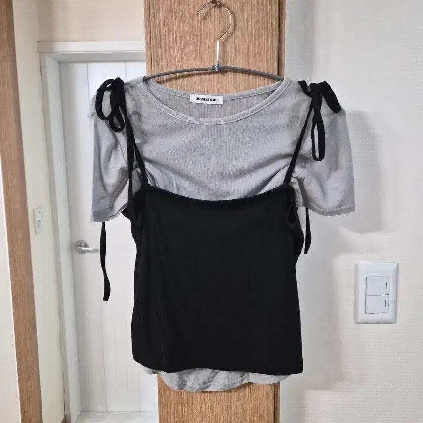 [BUNJANG] Grey Black Bustier Sleeveless T-shirt / 그레이 블랙 뷔스티에 나시 반팔티