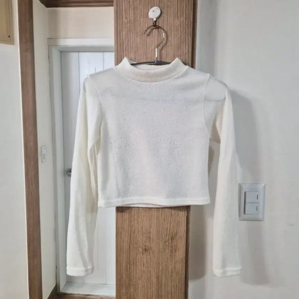 [BUNJANG] Polar Crop Knit Top / 폴라 크롭 니트티