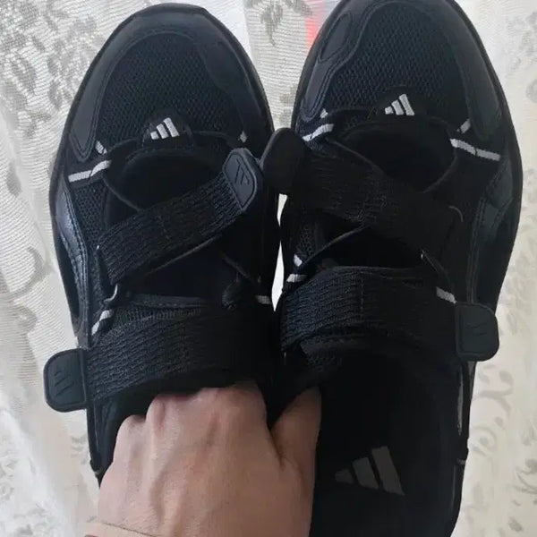 [BUNJANG] Adidas Black Adjustable Velcro Sandals / 아디다스샌들