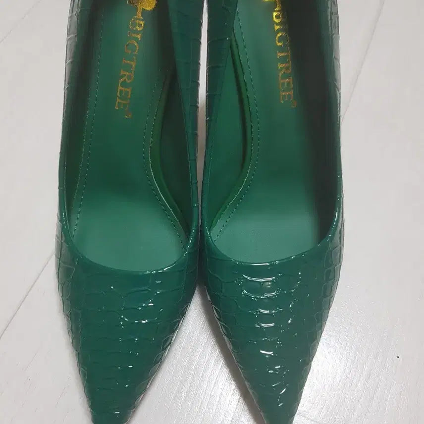[BUNJANG] Green Crocodile Pattern High Heels (230) / 그린 크로커 힐(230)새상품