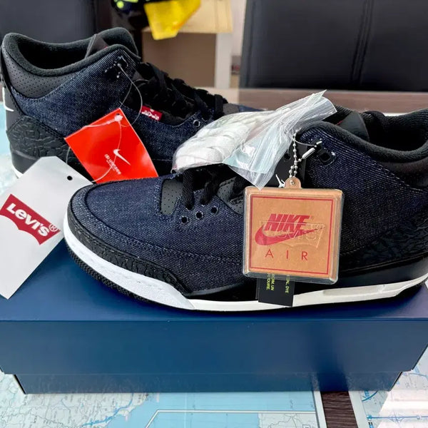 [BUNJANG] Levi's x Jordan Indigo Denim Low-Top Sneakers / (새상품) 리바이스 x 조던 로우 인디고 데님 스니커즈