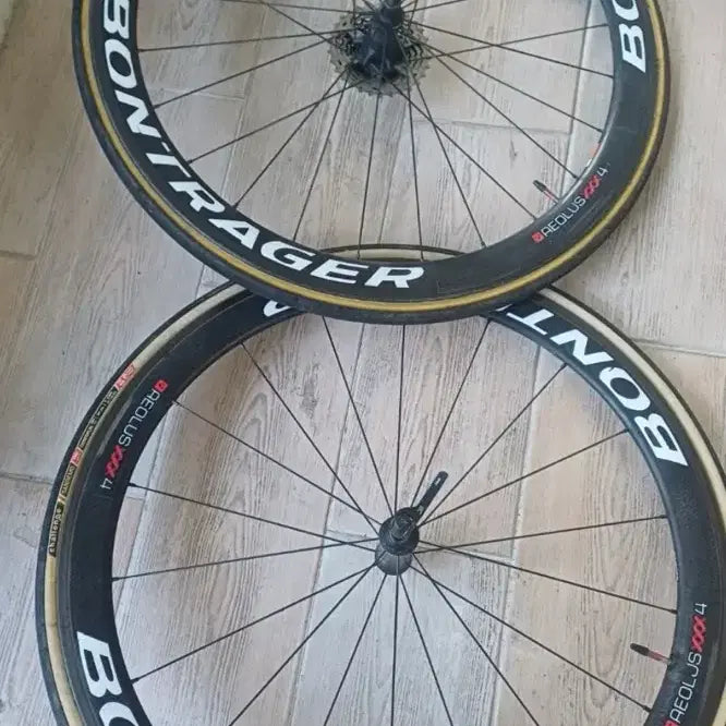 [BUNJANG] Bontrager Aeolus XXX 4 Carbon Wheelset / 본트래거 AEOLUS XXX 4 카본 휠셋