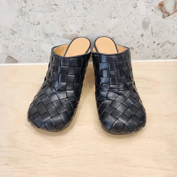 [BUNJANG] Bottega Veneta Intrecciato Leather Mules Sandals Black Size 36 / 보테가베네타 인트레치아토 가죽 뮬 샌들 블랙 36