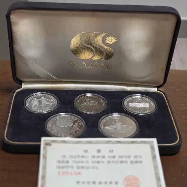 [BUNJANG] 1988 Seoul Olympic 5000 Won Silver Coin, 1986 Seoul Asian Games Coin & Medal Set / 기념주화판매해요(86년)