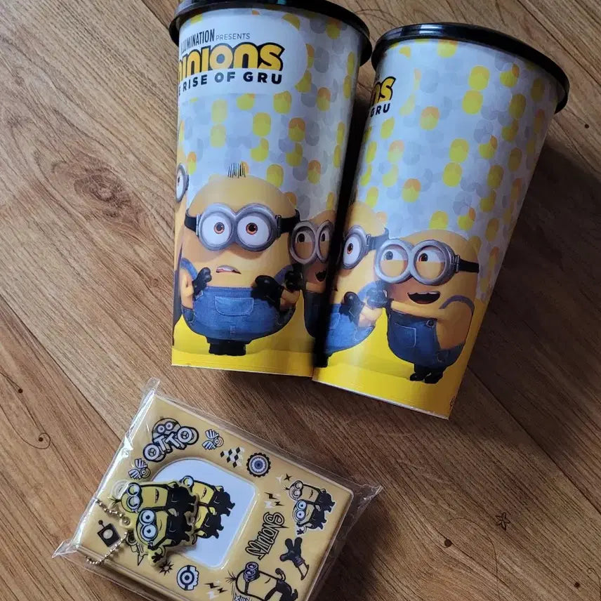 [BUNJANG] Minions Bundle Set Photobook & Cups / 일괄)미니언즈굿즈 미니언즈포토북 미니언즈앨범 미니언즈컵 영화관굿즈