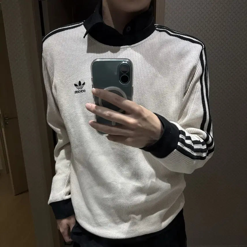 [BUNJANG] Adidas Originals Adicolor Waffle Crewneck Sweatshirt / [L] 아디다스 오리지널스 아디컬러 와플 크루넥 맨투맨 (화이트/블랙)