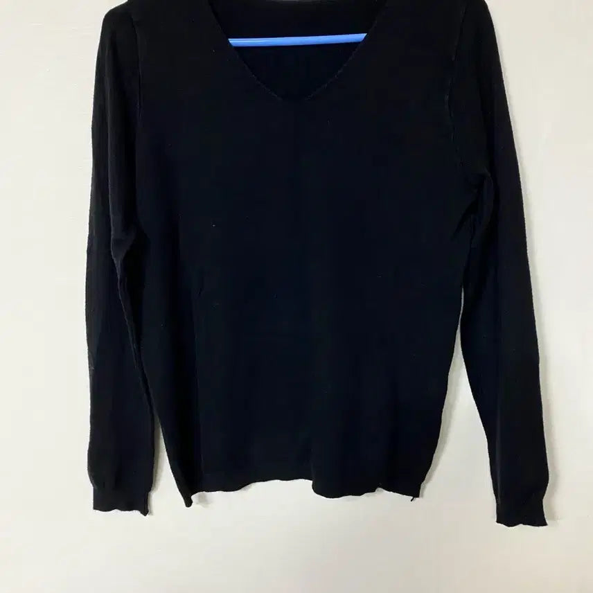 [BUNJANG] V-Neck Black Knit / 브이넥 블랙 니트